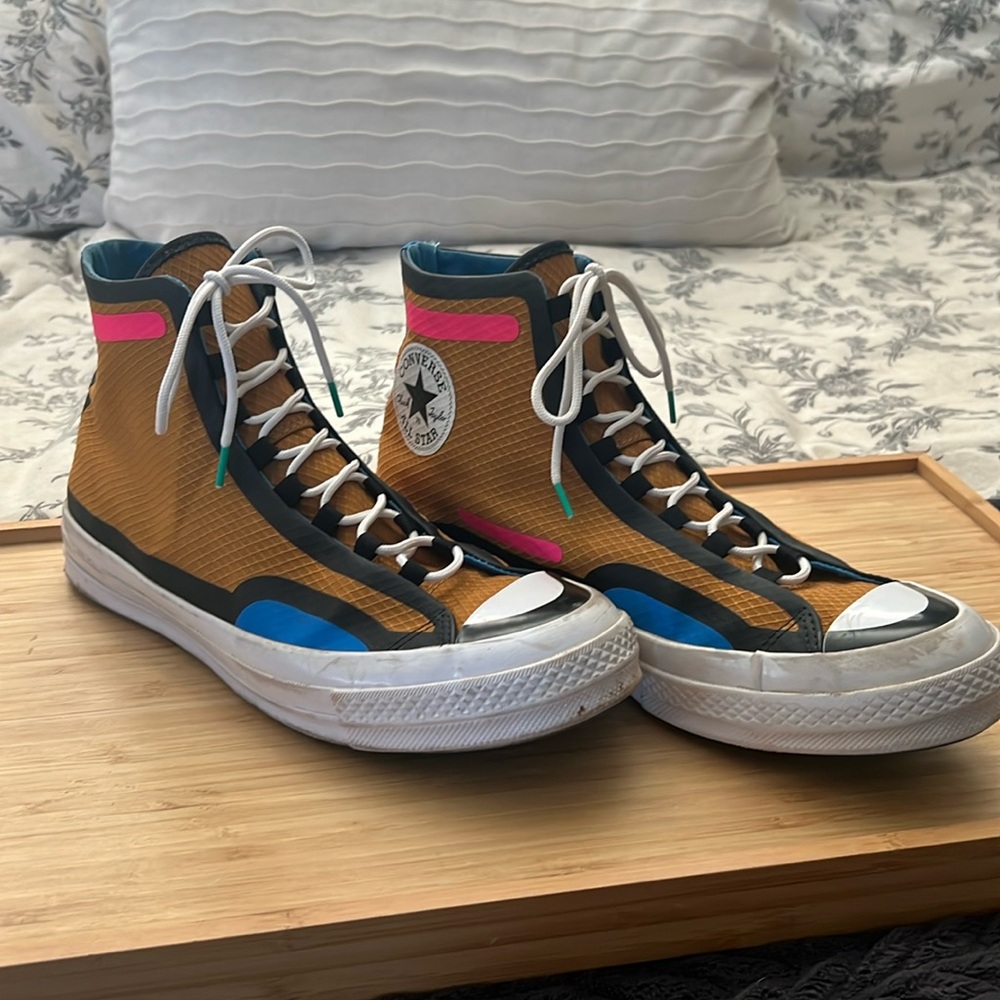 Converse Chuck Taylor RARE find! Size Men’s 8.5